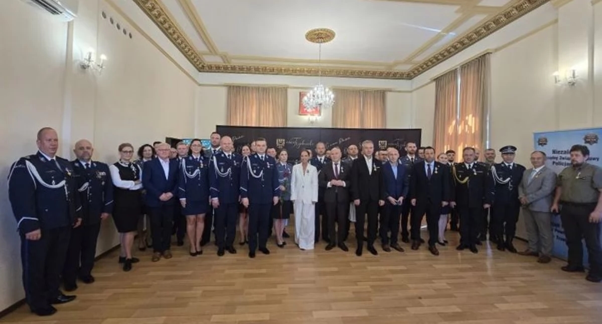 Día de la Policía: ascensos, premios, medallas
