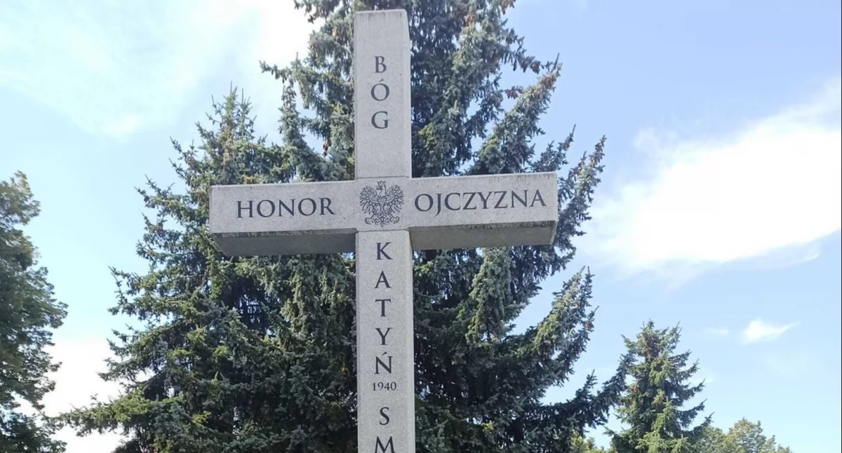 Polish Army Day in Trzebnica. Ceremonies in front of the Katyn and Smolensk Crosses
