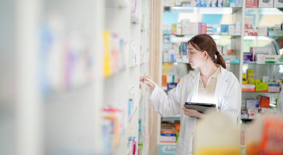In farmacia non solo per i medicinali: come percepiscono i farmacisti gli europei?