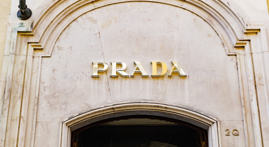 CEO Prady opuszcza okręt. Moment nie jest przypadkowy
