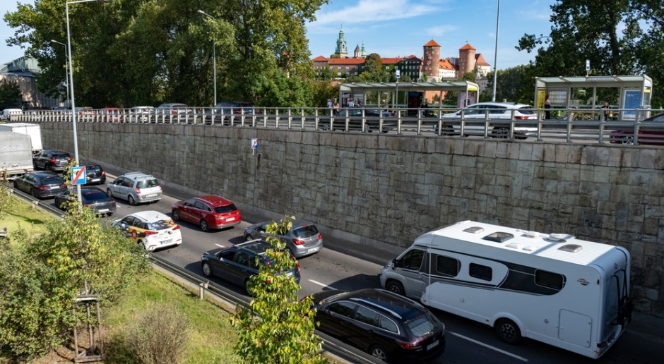 A proibição de circulação de carros em Cracóvia está cada vez mais próxima. O centro da cidade é acessível a poucos