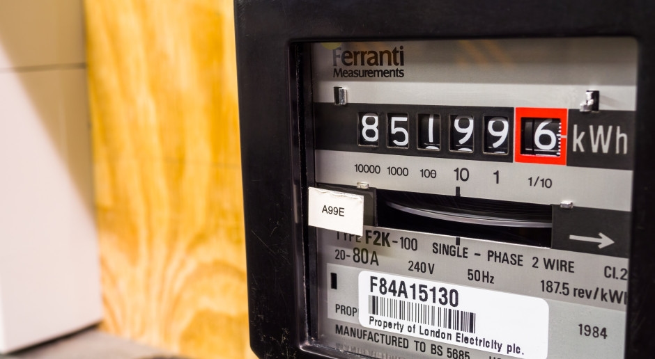 De vergeetachtigen zullen met hun hoofd in de knoop zitten. Pijnlijke elektriciteitstoeslagen met rente.