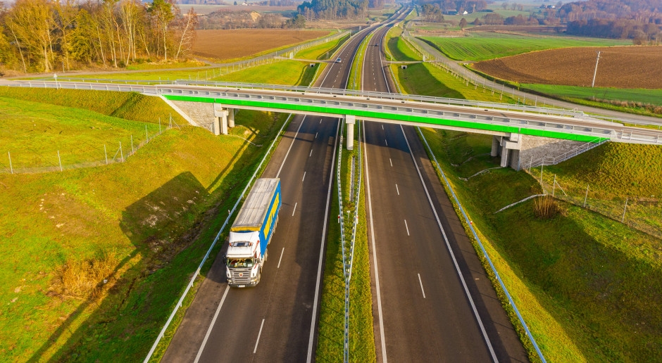 Er komt een nieuwe snelweg door Polen. Er komt een aansluiting op de snelweg.