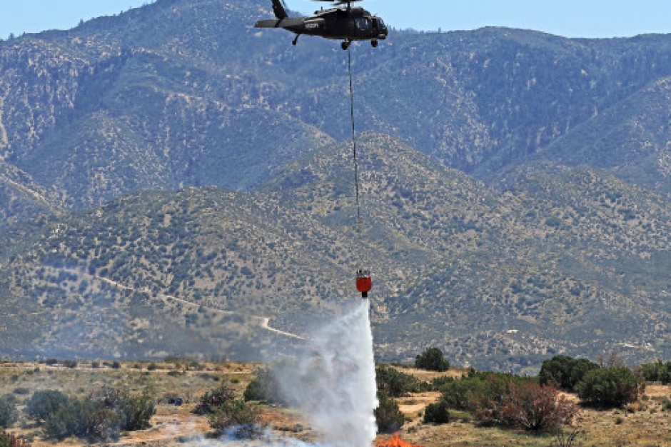 Autonome Black Hawk-Hubschrauber können Brände löschen. Es wurden Tests durchgeführt