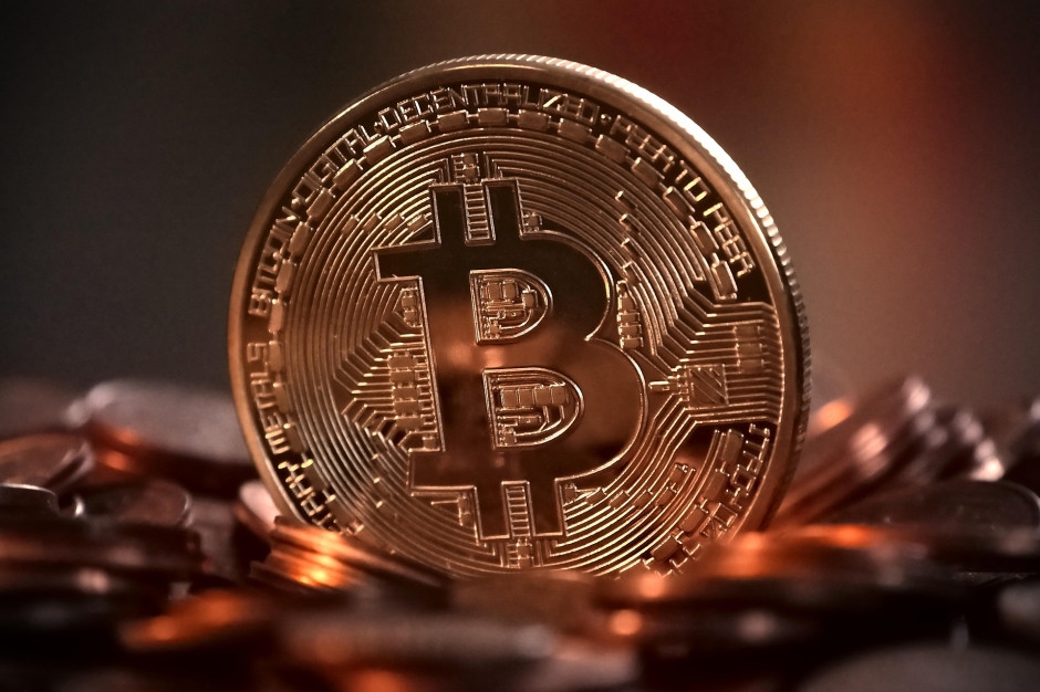 A bolsa de criptomoedas permitirá que clientes de fora dos EUA negociem ações da Tesla, Apple, Nvidia e Microsoft