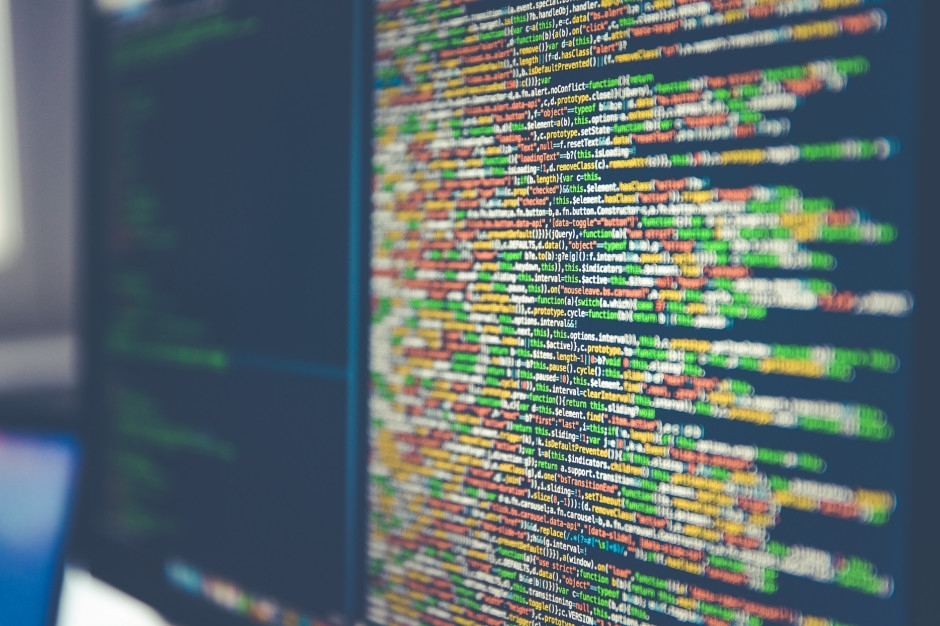 Las empresas polacas están muy rezagadas en ciberseguridad. «Tenemos armas, pero no sabemos cómo usarlas».