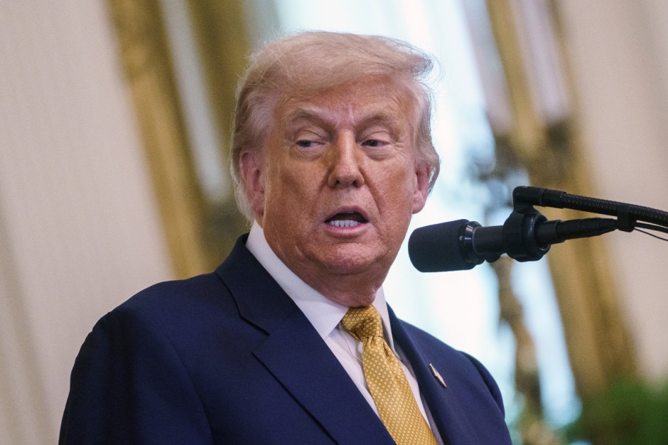 Estados Unidos impone enormes aranceles a las importaciones chinas de una materia prima clave.