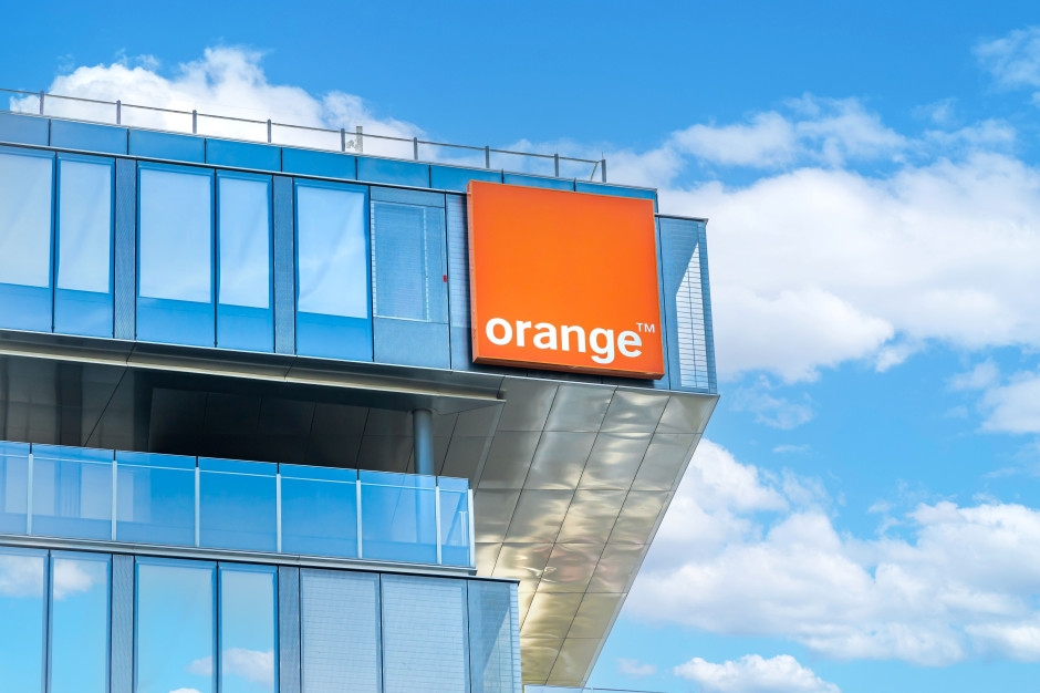 Orange reporta crecimiento de ganancias en el primer semestre del año. El operador tiene planes ambiciosos.