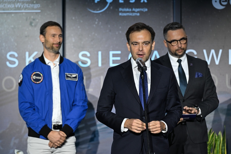 Le ministre Domański nourrit des espoirs cosmiques. Et qu'en est-il de la Terre ? Le ministère des Sciences et de l'Enseignement supérieur met en garde contre le manque de financement.