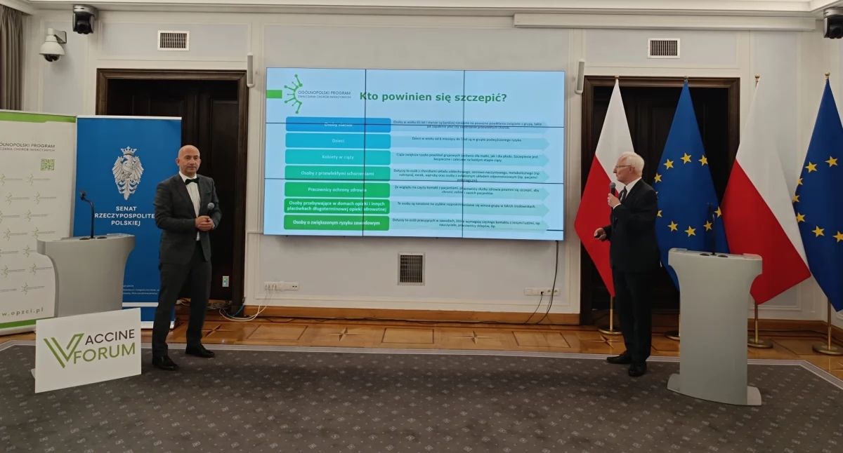 Mikołaj Konstanty, Ph.D., dell'NIA, e il Prof. Wysocki del Dipartimento di Prevenzione Sanitaria: "Gli adulti sono persi nel sistema vaccinale. Le farmacie stanno aprendo una nuova strada alla prevenzione"