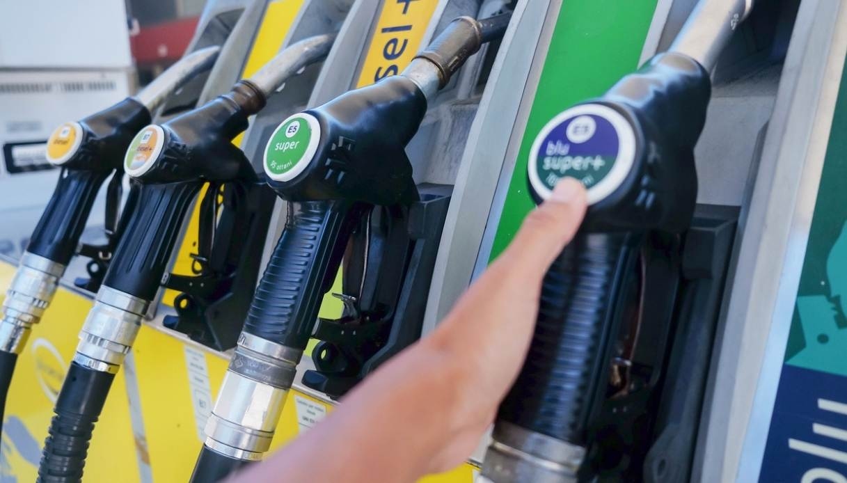 Por que a gasolina está subindo, pagamos mais, mas isso não tem nada a ver com a guerra no Irã?