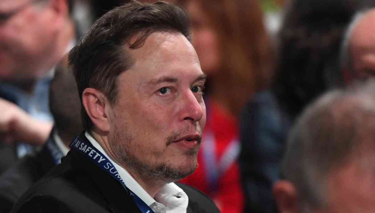 Musk klaagt Apple en OpenAI aan en richt zich daarbij op iPhones met ChatGPT.