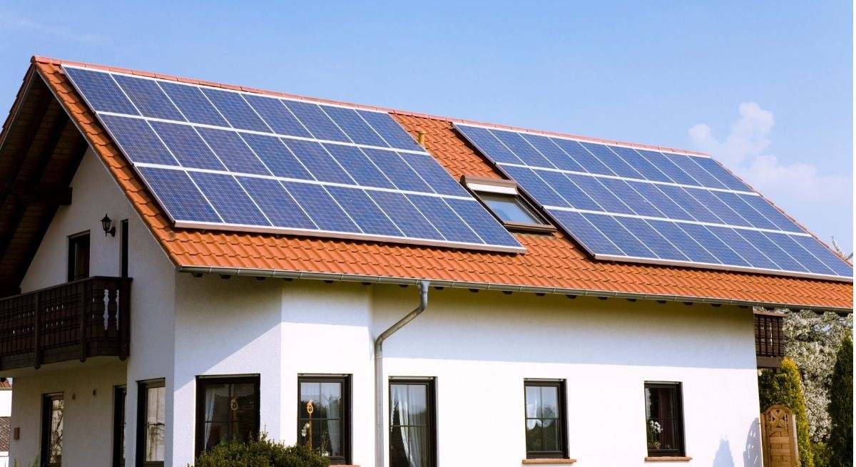 A homeowner shares the bill he received from the energy company after installing solar panels: "Check if it's a good option."
