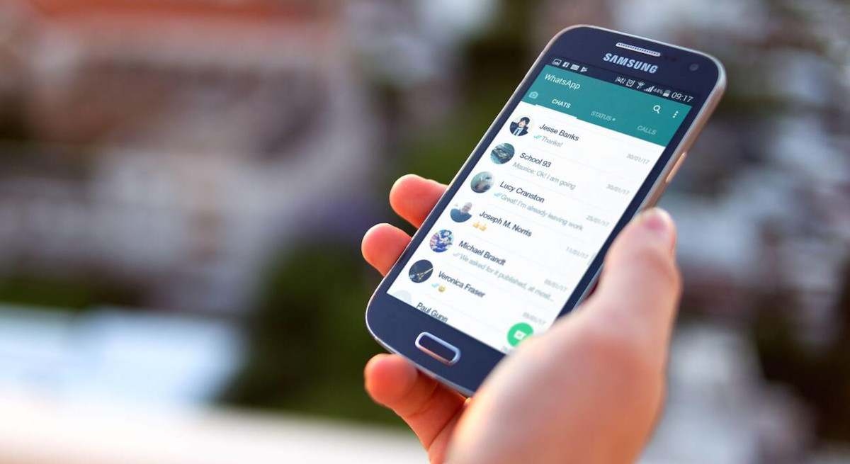 Ecco come puoi impedire all'intelligenza artificiale di Google di spiare le tue conversazioni WhatsApp.