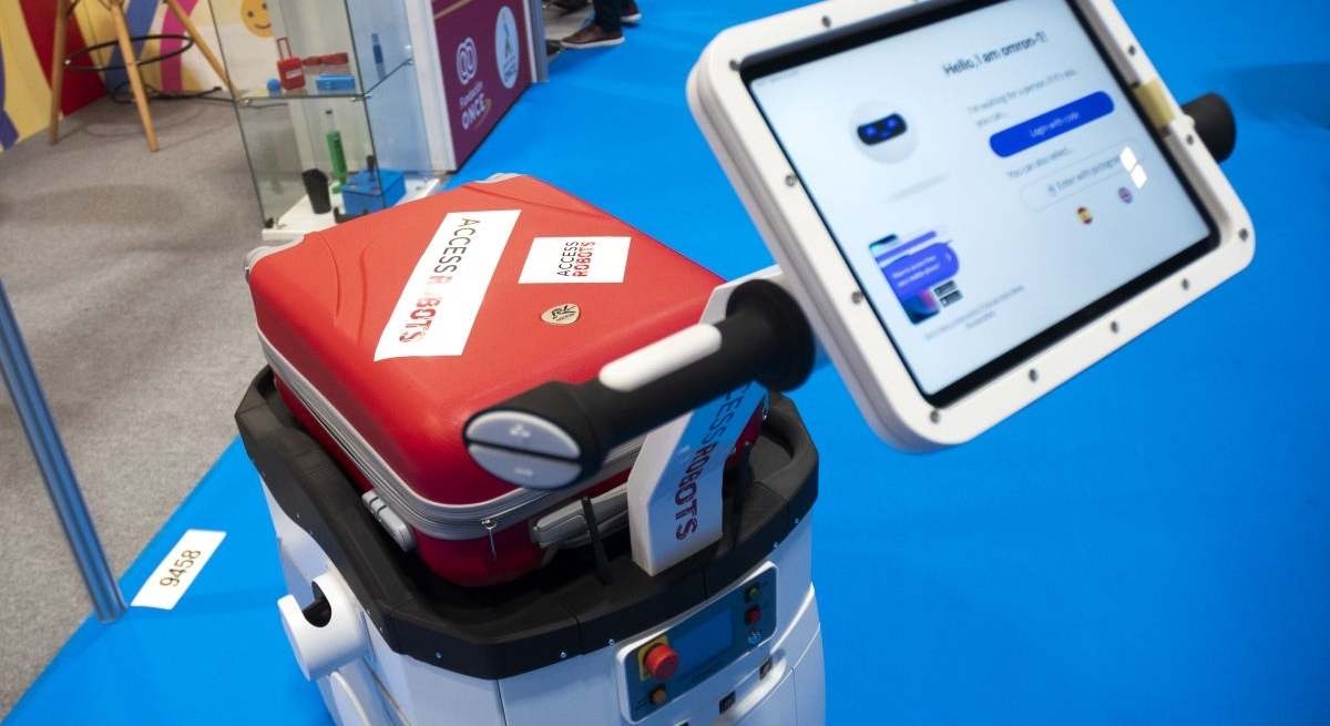 Dit is de ONCE-robot die dit jaar op de markt komt en die mensen met een beperking zal begeleiden.