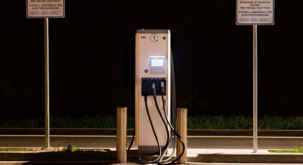 US freezes future of electric vehicles: government vehicle and charger network dismantled