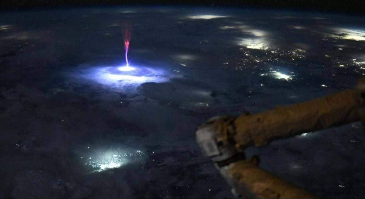 Una astronauta de la NASA descubre un espectacular 'duende' atmosférico captado desde la órbita