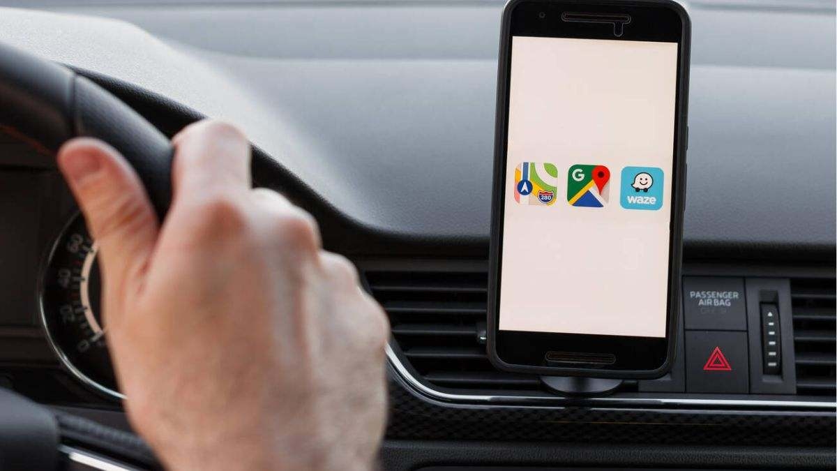 Une étude montre que ceux qui utilisent Google Maps et Waze en conduisant sont plus susceptibles d'être condamnés à une amende.