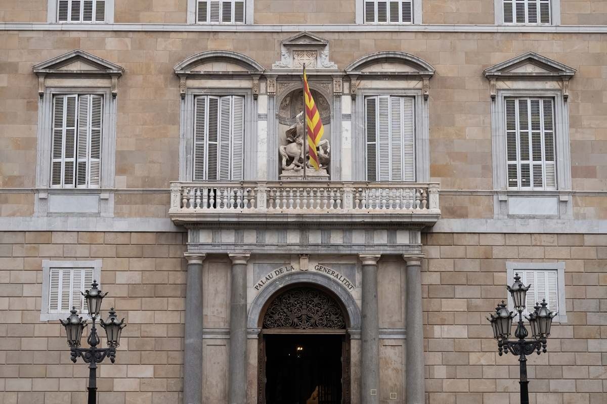 Generalitat tarafından imzalanan sözleşmelerin üçte ikisinde sosyal maddeler yer alıyor.