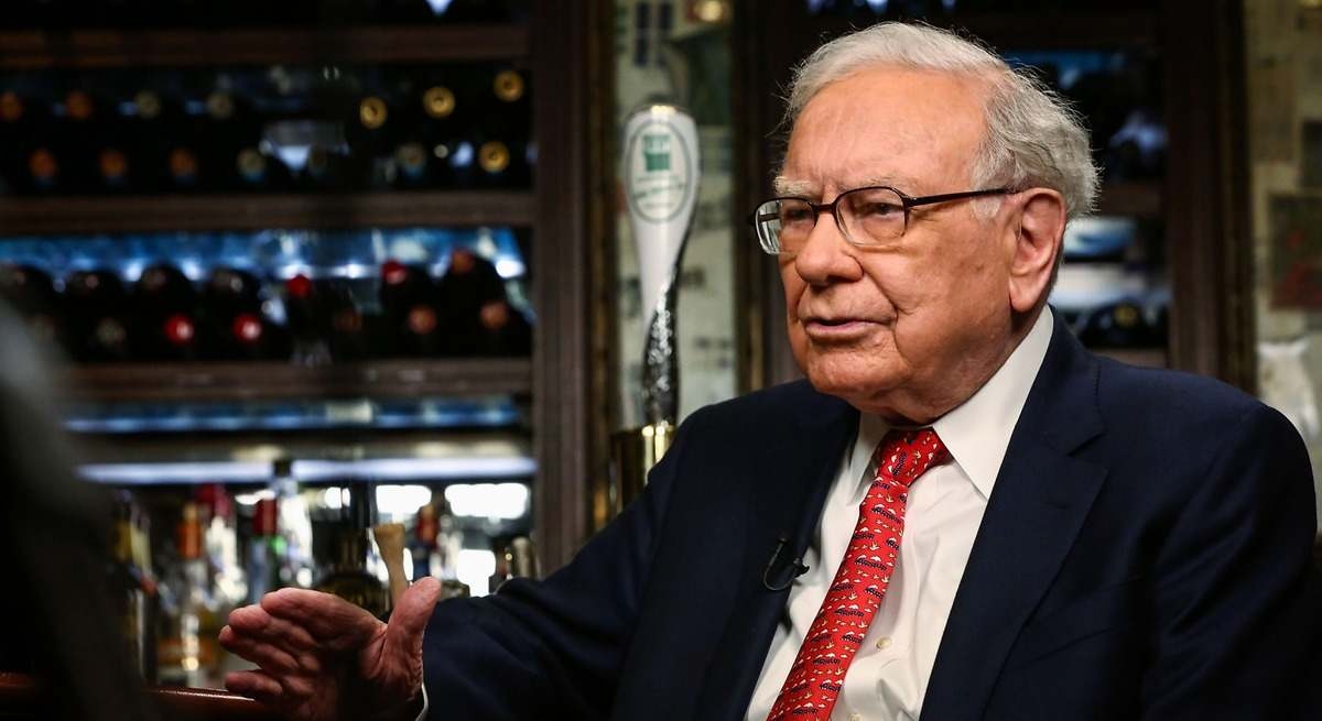 Buffett accumule une montagne de liquidités sans précédent qui envoie un sérieux avertissement aux marchés boursiers