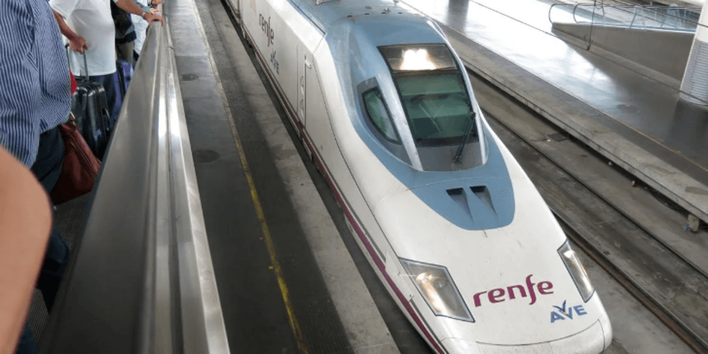 Ein Brand in Gleisnähe legte den Hochgeschwindigkeitszugverkehr zwischen Madrid und Andalusien für knapp eine Stunde lahm.