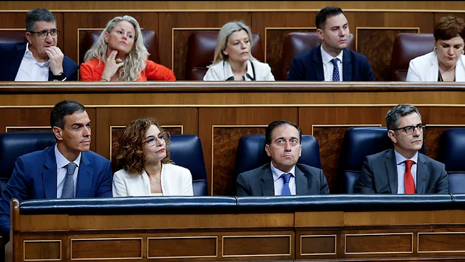 Tensão no Congresso em meio a gritos de "renúncia" de Sánchez