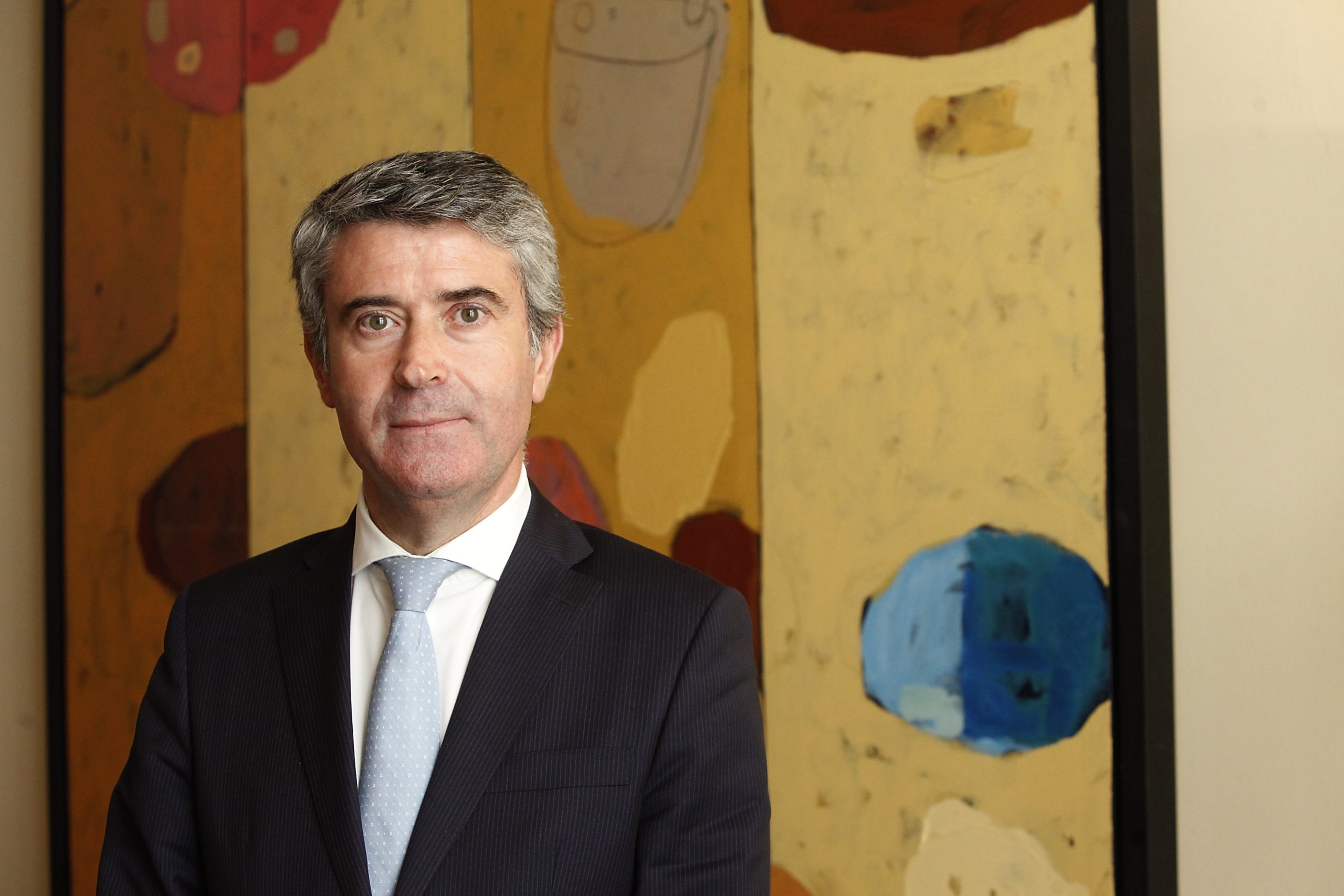 Socialist Party leader challenges government to leave its offices and says there is a solution to housing problems