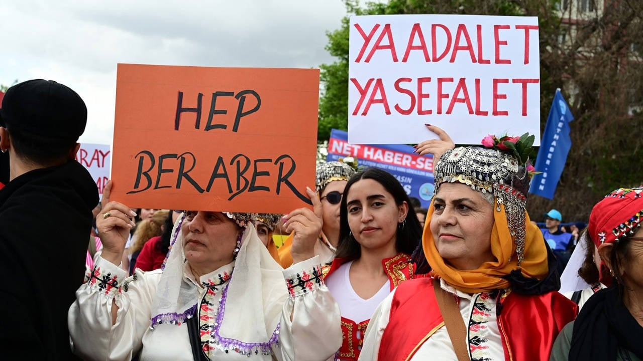 Die Agenda des Volkes ist Justiz und Wirtschaft