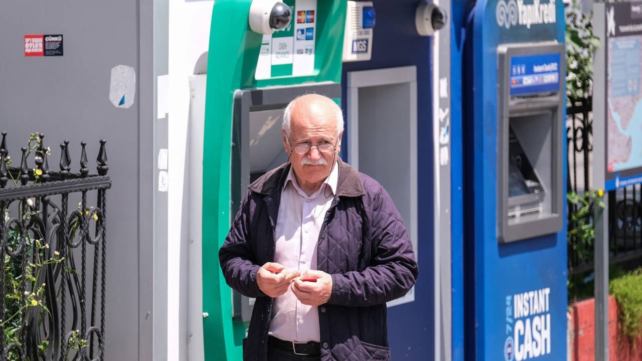 De bodem van de schuldenput is niet zichtbaar