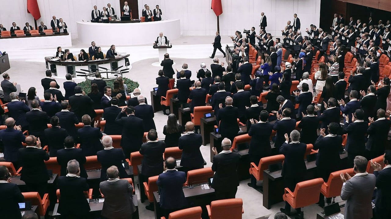 Sahte diploma için Meclis’e önerge