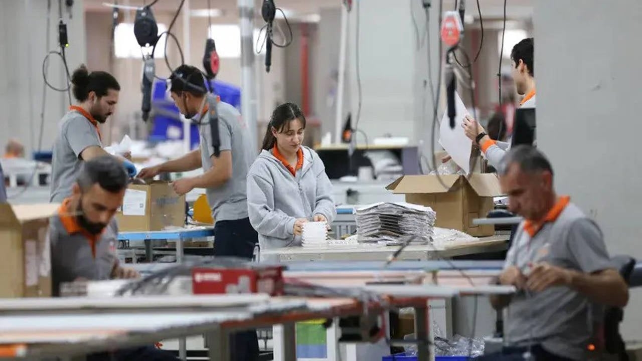 Un'economia in contrazione non è in grado di creare posti di lavoro