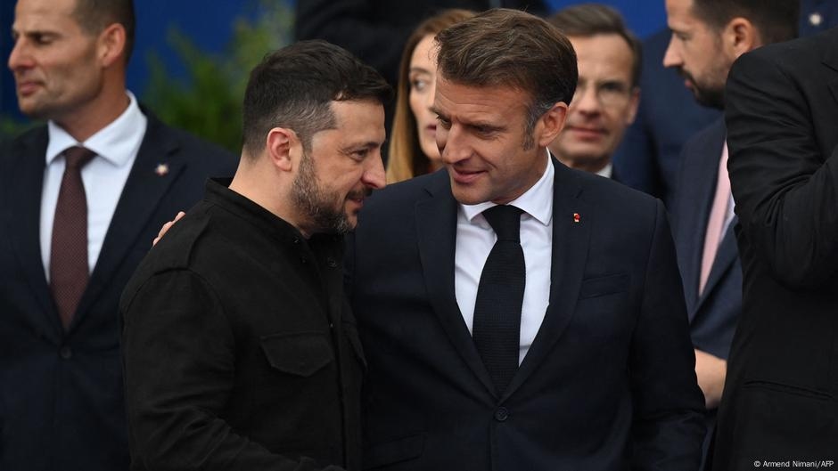 Antes da reunião entre Putin e Trump: Macron exige voz da Ucrânia