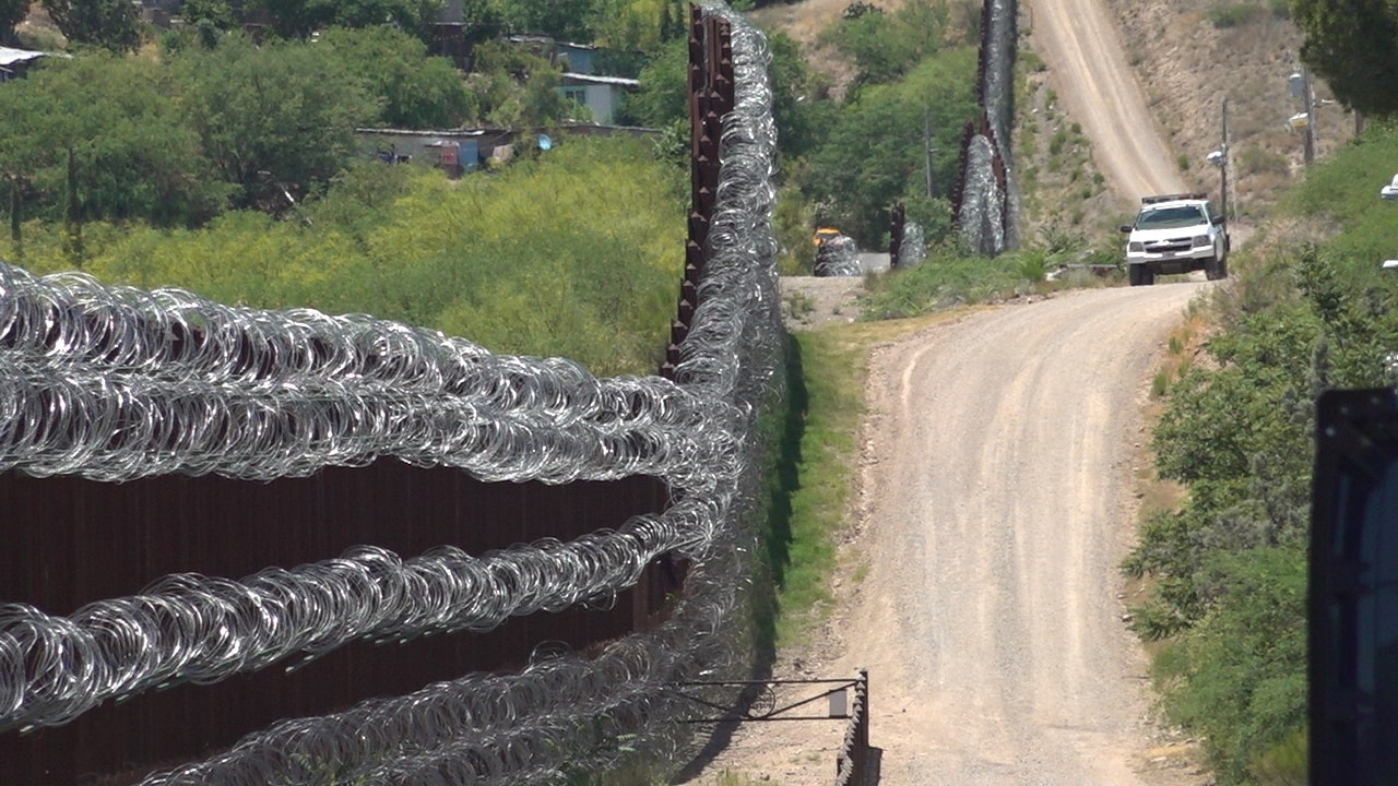 Imigrante ilegal iraniano que havia se autodeportado foi detido após se recusar a ser preso pelo ICE no Texas