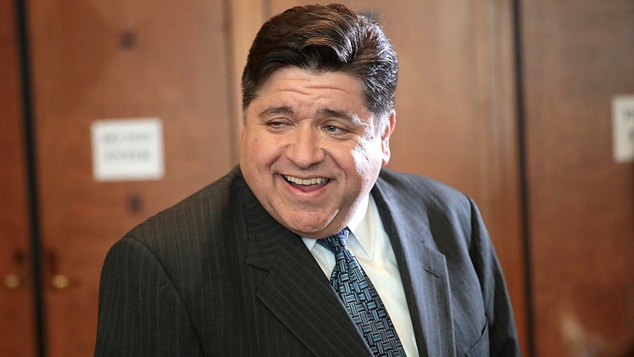 Gubernator Pritzker twierdzi, że Trump próbuje „wywołać kryzys”, podczas gdy administracja planuje wysłanie Gwardii Narodowej do Chicago