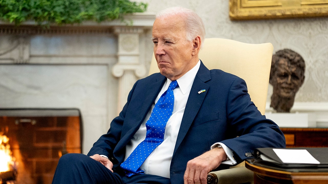 Biden, NYT röportajında toplu af kararları için tartışmalı otomatik kalem kullanımını savundu: 'Bir sürü insan'