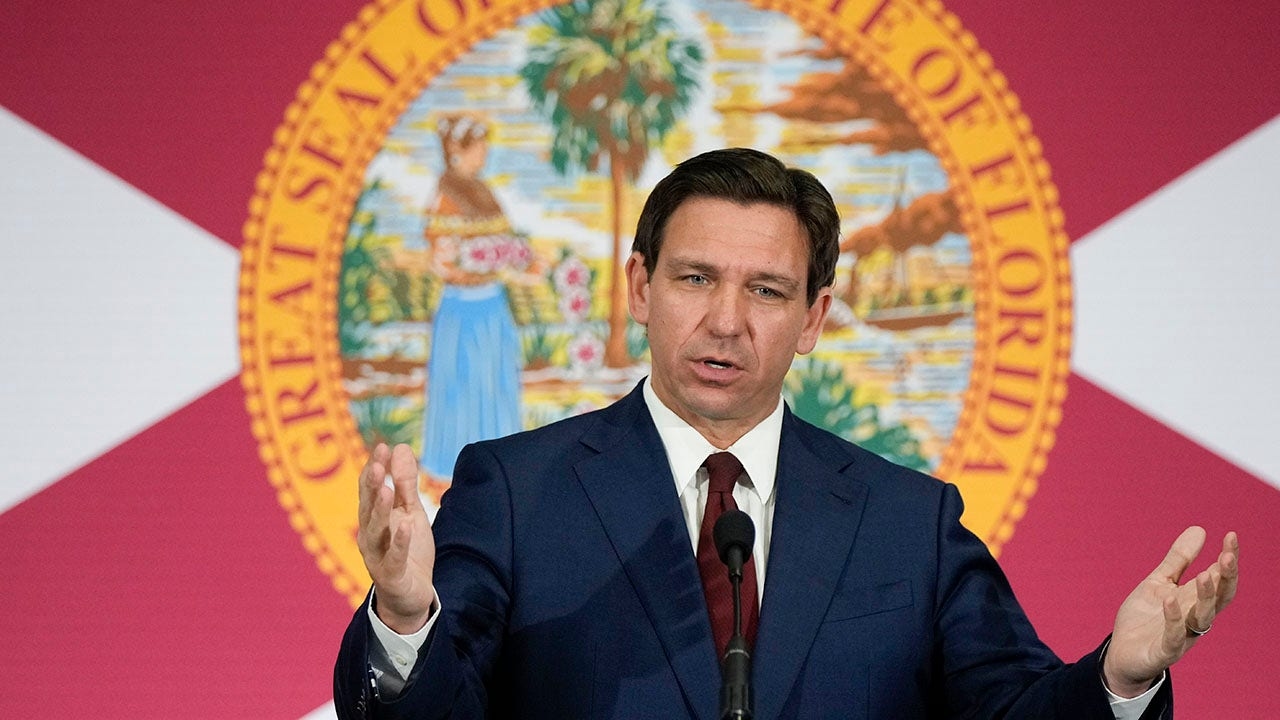 DeSantis rifiuta di sostenere la scelta di Trump di Byron Donalds per il governatore della Florida, elogia la moglie Casey DeSantis