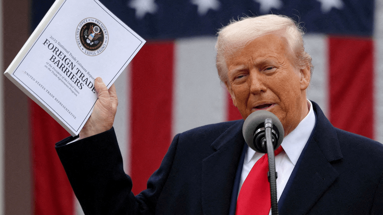El plan arancelario de Trump enfrenta un futuro incierto a medida que se intensifican las batallas judiciales