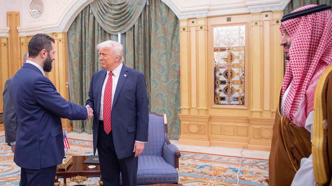 La administración Trump concedió una exención de sanciones a Siria para fomentar la reconstrucción.