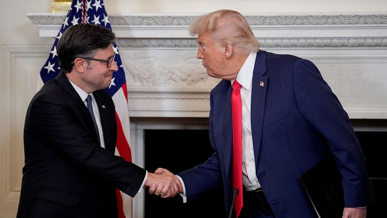 Congresso envia pacote de cortes de gastos de US$ 9 bilhões para a mesa de Trump após votação na Câmara à noite