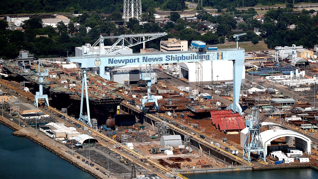 La flotta di portaerei della Marina Militare subirà una riduzione temporanea fino al 2027, poiché le nuove navi incontrano ostacoli nello sviluppo.
