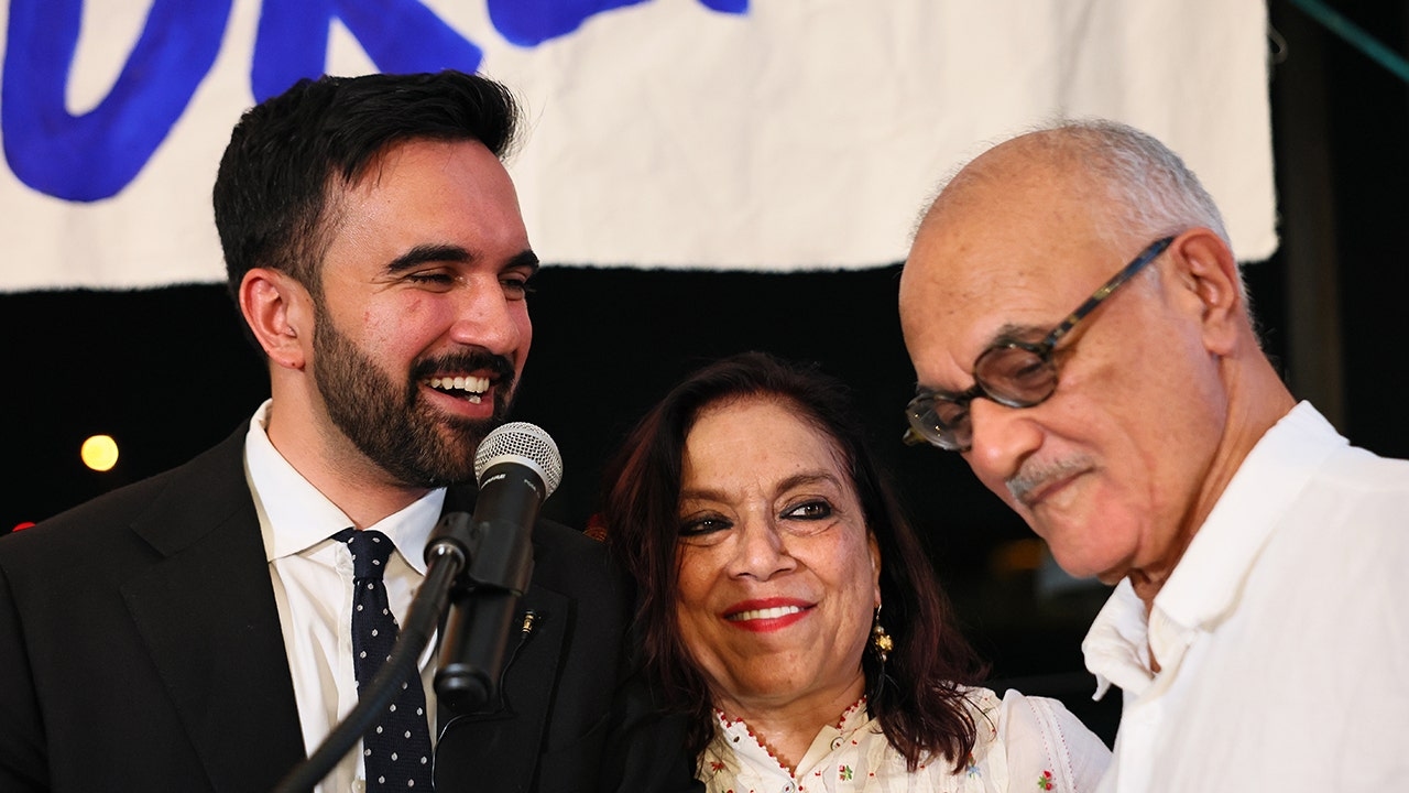 Le père du professeur Zohran Mamdani, favori à la mairie de New York, a affirmé qu'Hitler s'était inspiré d'Abraham Lincoln