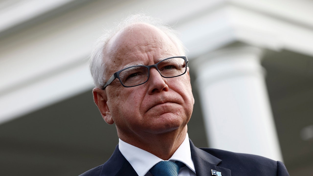 Gubernator Minnesoty Tim Walz mówi, że nadszedł czas na „podjęcie poważnych działań” po śmiertelnej strzelaninie w szkole