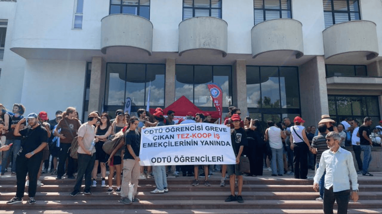 Studenten steunen het protest van METU-werknemers!