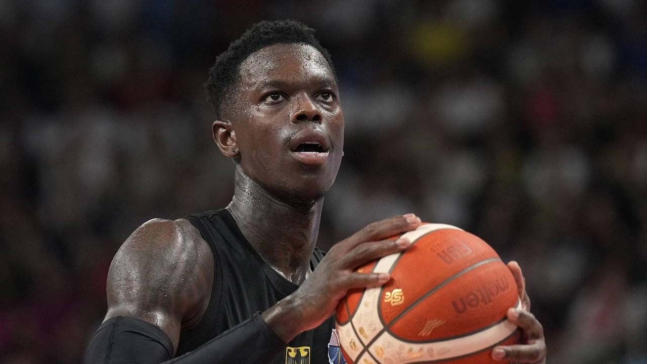 Dennis Schröder konnte es nicht ertragen, dass Ergin Ataman zum besten Trainer gewählt wurde!