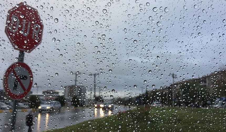 Goed nieuws voor de inwoners van Istanbul! Neem even pauze van de zinderende hitte, er komt regen aan.