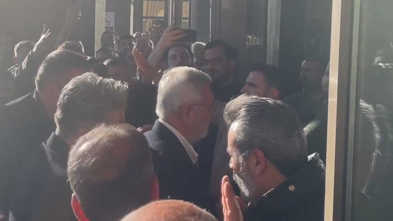 Mehmet Metiner a été hué lorsqu'il s'est rendu à l'hôpital où Önder a perdu la vie