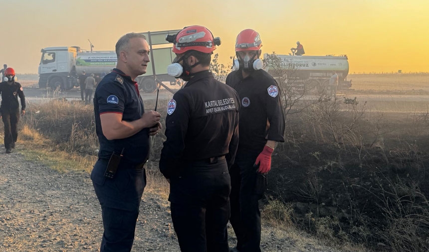 El municipio de Kartal apoya la respuesta a los incendios forestales en Silivri