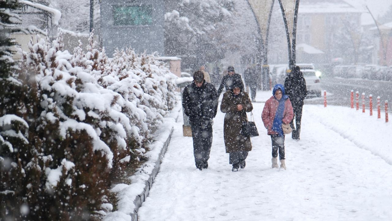 Doğu Karadeniz'in doğusu için kuvvetli kar yağışı uyarısı