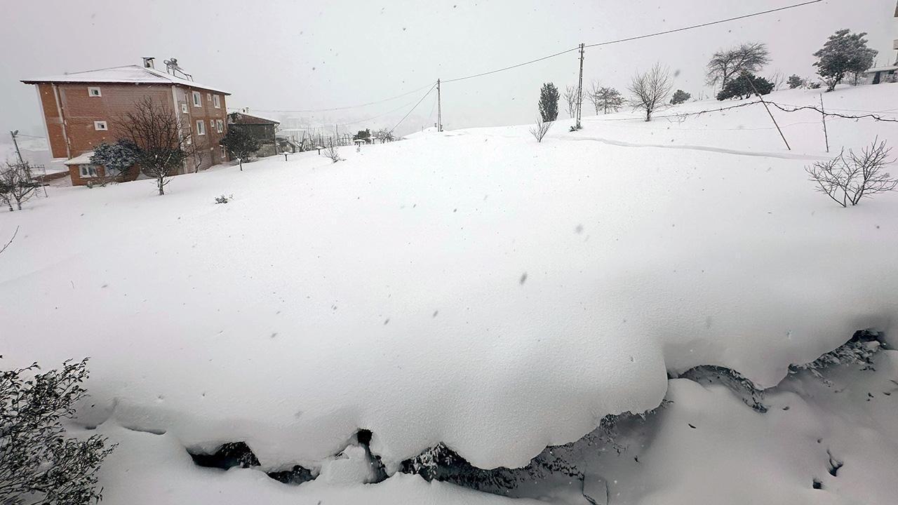 Ostrzeżenie meteorologiczne dotyczące intensywnych opadów śniegu dla 2 miast