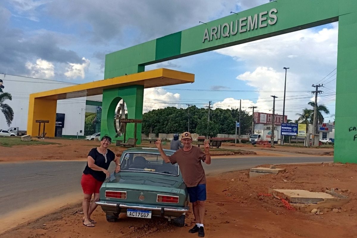 Durchquerung des Landes: Ein Paar reist aus einem besonderen Grund 3.000 km in einem Ford Corcel von 1977.